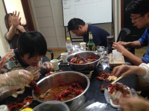 吃瓜少女做饭的视频,视频教你轻松烹饪家常美食