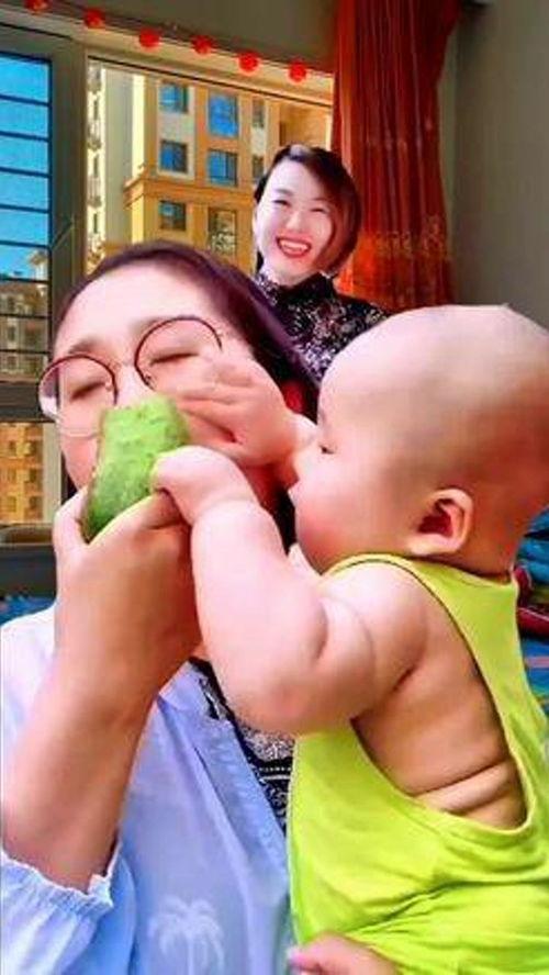 萌娃动态吃瓜视频在线观看,萌态百出,萌翻网友心