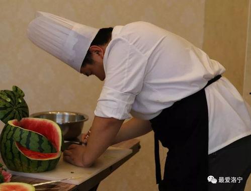 带你吃瓜搞笑厨师视频大全,笑料横生！带你领略搞笑厨师们的“吃瓜”风采