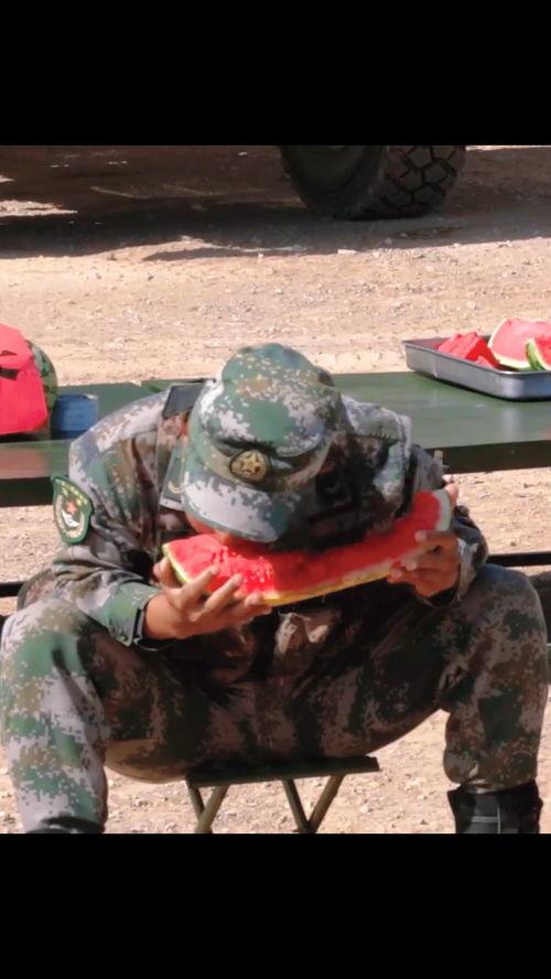 兵哥哥吃大瓜视频,吃大瓜视频引网友热议